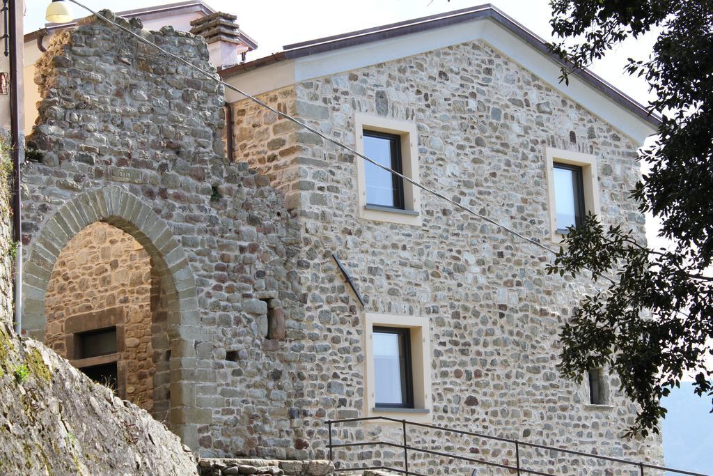 Al Castello Da Annamaria Guest House Beverino Exterior foto