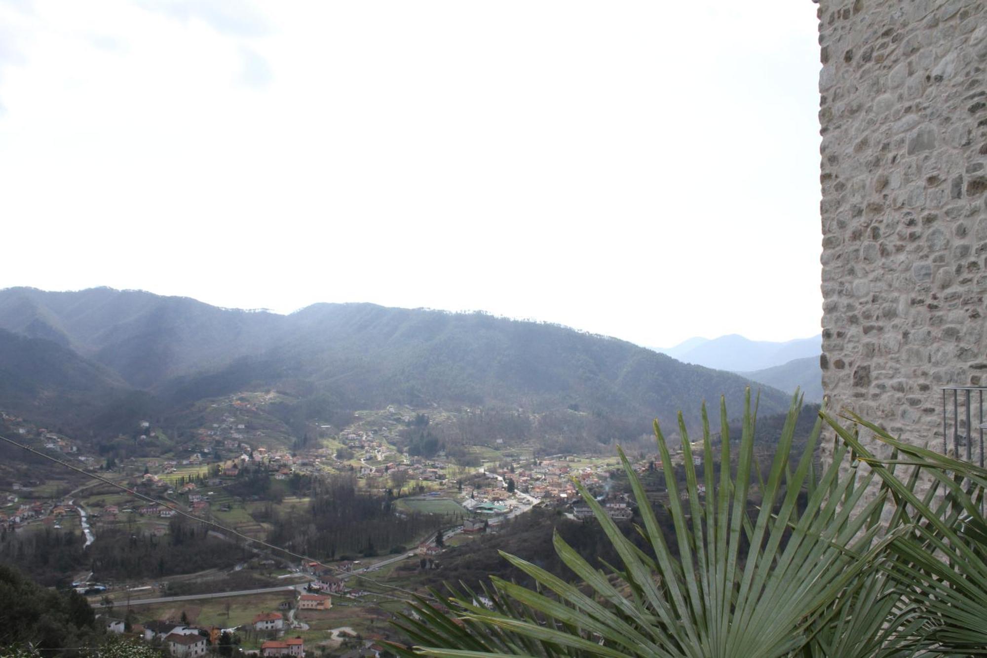 Al Castello Da Annamaria Guest House Beverino Cameră foto